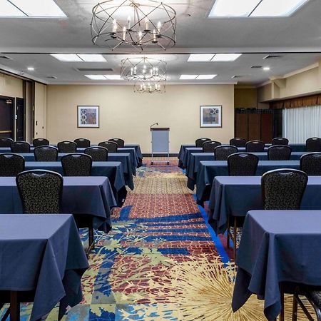 Embassy Suites By Hilton Kansas City Plaza Экстерьер фото