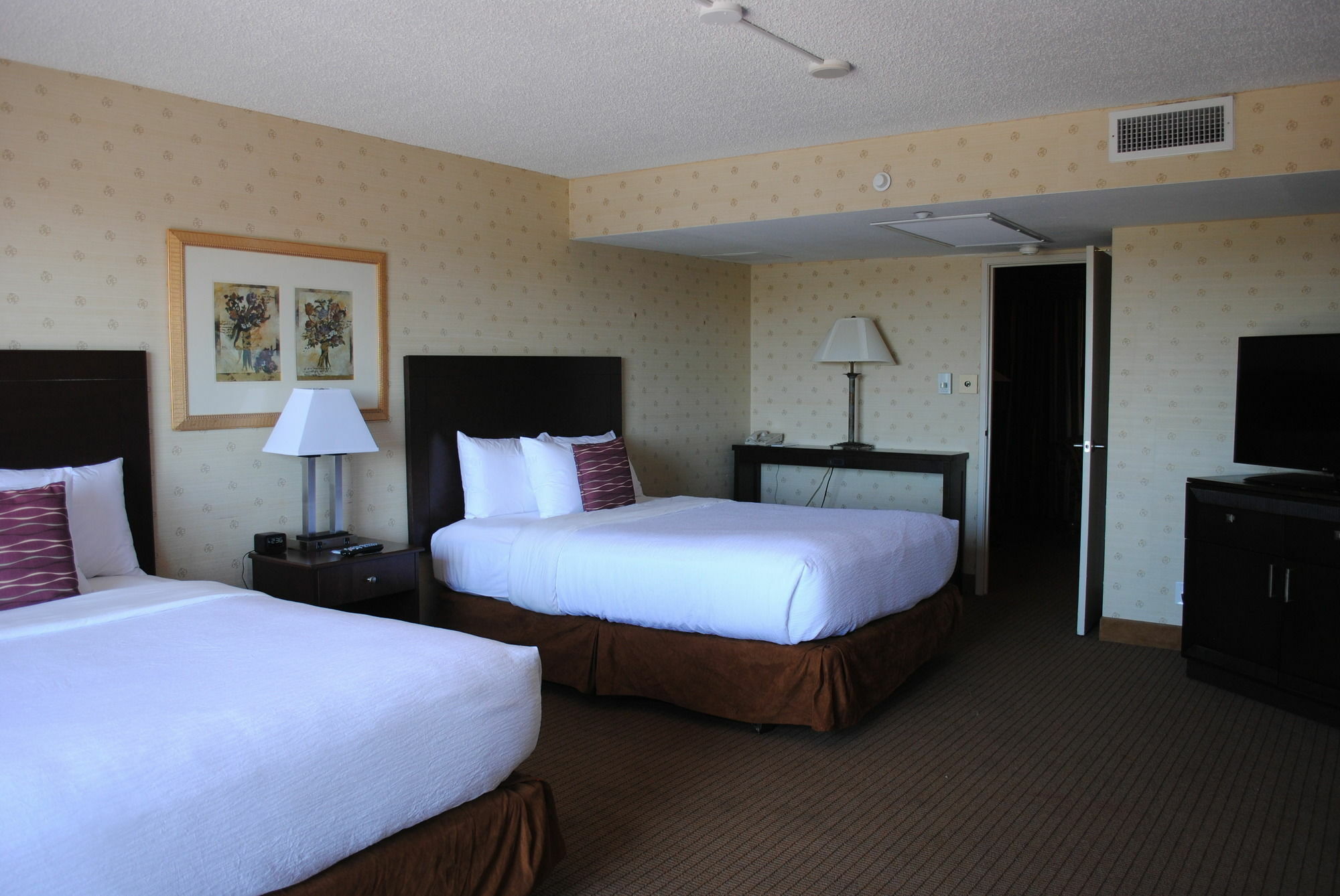 Embassy Suites By Hilton Kansas City Plaza Экстерьер фото
